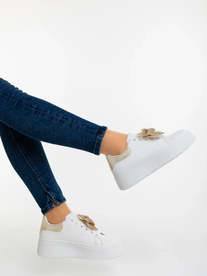 Дамски спортни обувки златисти от екологична кожа Zenara