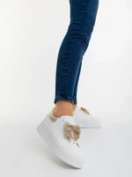 Дамски спортни обувки златисти от екологична кожа Zenara