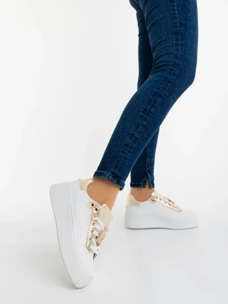 Дамски спортни обувки златисти от екологична кожа Amazera