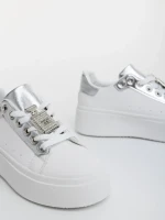 Дамски спортни обувки сребристи от екологична кожа Amazera