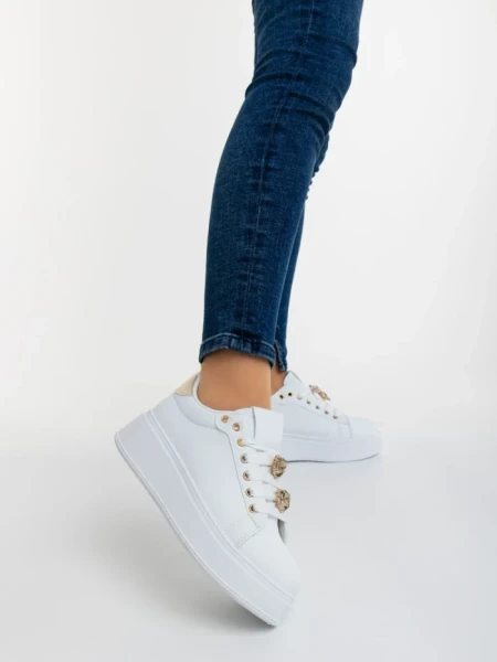 Дамски спортни обувки бели със златисто от екологична кожа Lovely