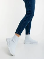 Дамски спортни обувки бели от текстилен материал Razara