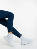 Дамски спортни обувки бели от текстилен материал Razara