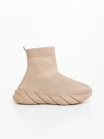 Дамски спортни обувки бежови от текстилен материал Razara