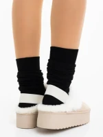 Дамски чехли светло бежови от текстилен материал Delisia