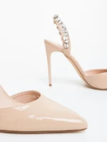 Дамски обувки с ток бежови от екологична лачена кожа Coralina