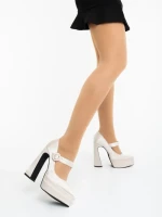 Дамски обувки с ток бежови от текстилен материал Regena