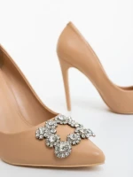 Дамски обувки с ток бежови от екологична кожа Danzia