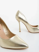 Дамски обувки с ток златисти от екологична лачена кожа Frodina