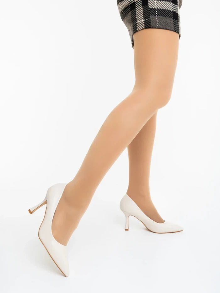 Дамски обувки с ток бежови от екологична кожа Zafrani