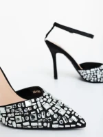 Дамски обувки с ток черни от текстилен материал Merenda