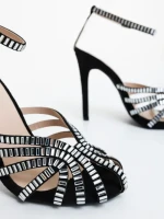 Дамски сандали с ток черни от текстилен материал Atrina