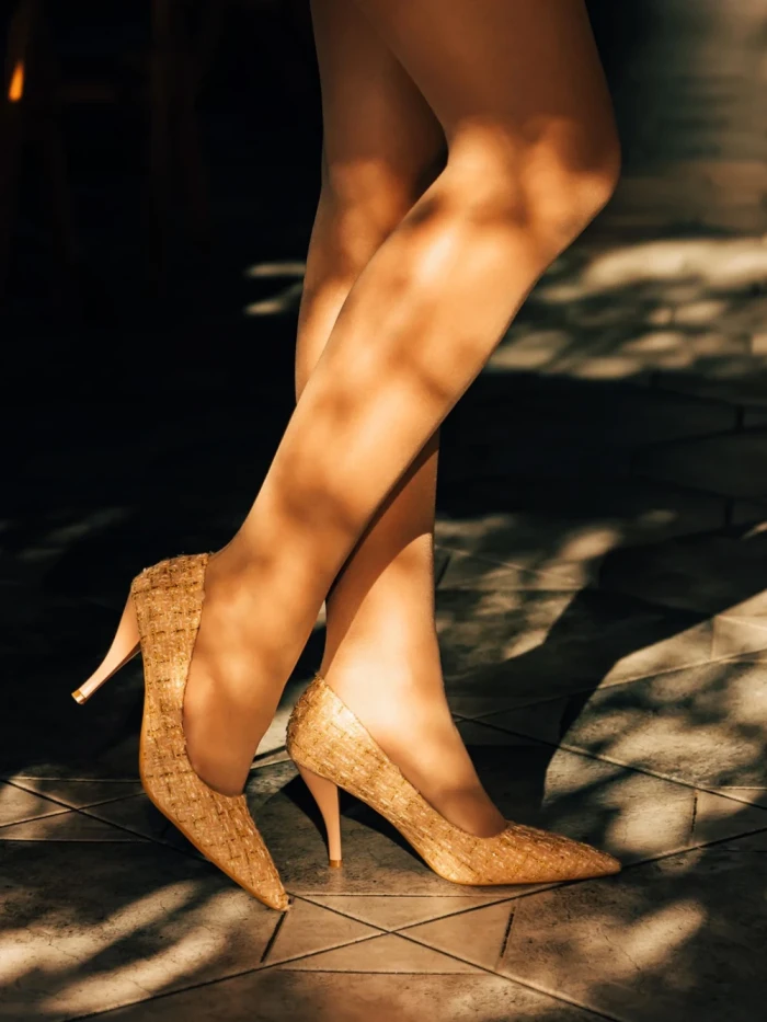 Дамски обувки с ток бежови от текстилен материал Vicara