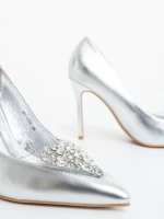 Дамски обувки с ток сребристи от екологична лачена кожа Estora