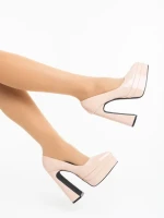 Дамски обувки с ток бежови от екологична лачена кожа Dazani