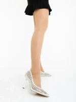 Дамски обувки с ток бели от екологична лачена кожа и текстилен материал Nadania
