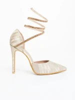 Дамски обувки с ток златисти от текстилен материал Radica