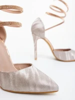 Дамски обувки с ток цвят шампанско от текстилен материал Radica