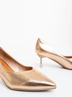 Дамски обувки с ток цвят шампанско от екологична лачена кожа Caravela