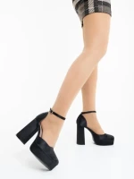 Дамски обувки с ток черни от текстилен материал Brilia