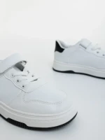 Дамкси спортни обувки бели с черно от екологична кожа Klarisa