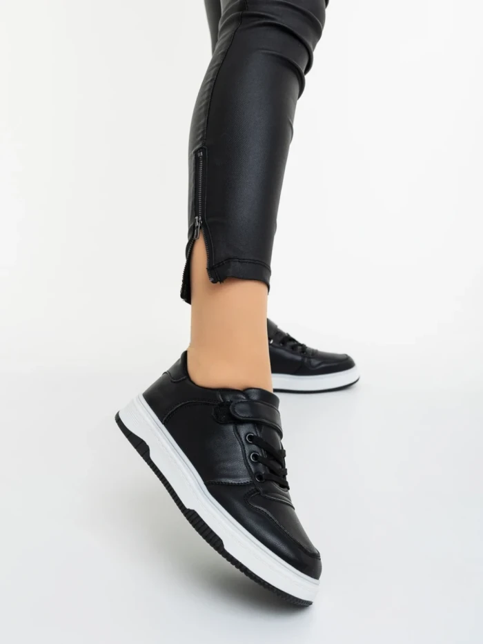 Дамкси спортни обувки черно-бели от екологична кожа Klarisa