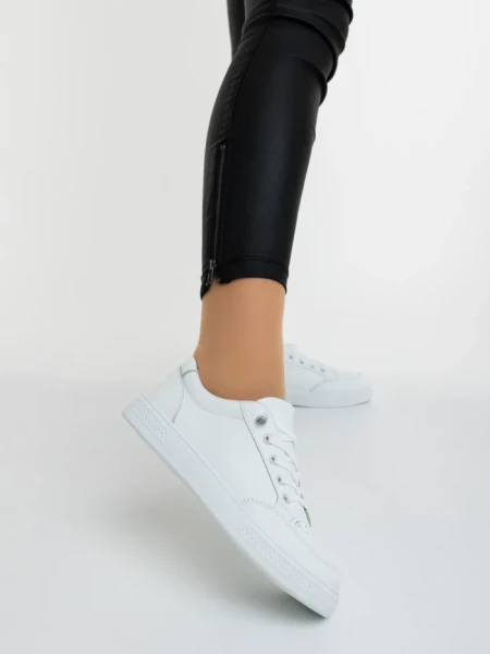 Дамски спортни обувки бели от екологична кожа Aventina