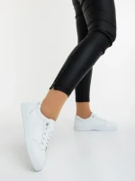 Дамски спортни обувки бели от екологична кожа Aventina