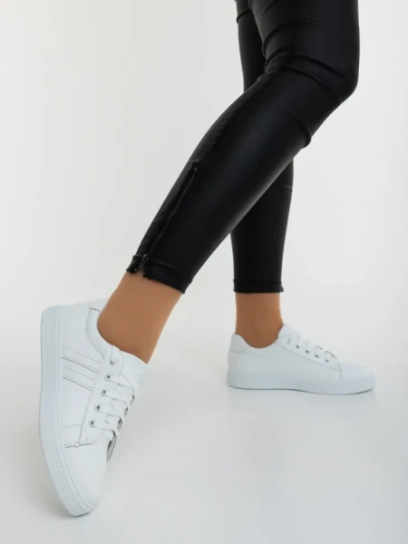 Дамски спортни обувки бели от екологична кожа Mivara