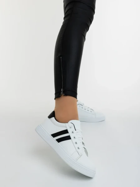 Дамски спортни обувки бели с черно от екологична кожа Mivara