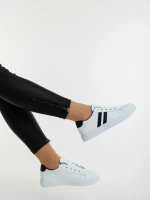 Дамски спортни обувки бели с черно от екологична кожа Mivara