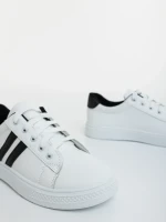 Дамски спортни обувки бели с черно от екологична кожа Mivara