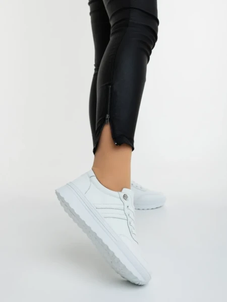 Дамски спортни обувки бели от екологична кожа Anzara