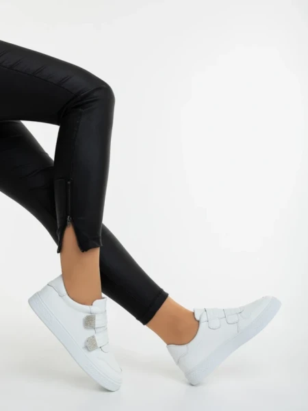 Дамски спортни обувки бели от екологична кожа Mikana