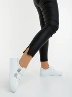 Дамски спортни обувки бели от екологична кожа Mikana