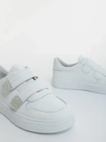 Дамски спортни обувки бели от екологична кожа Mikana