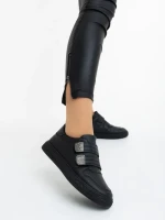 Дамски спортни обувки черни от екологична кожа Mikana