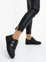 Дамски спортни обувки черни от екологична кожа Mikana