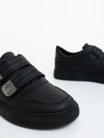 Дамски спортни обувки черни от екологична кожа Mikana