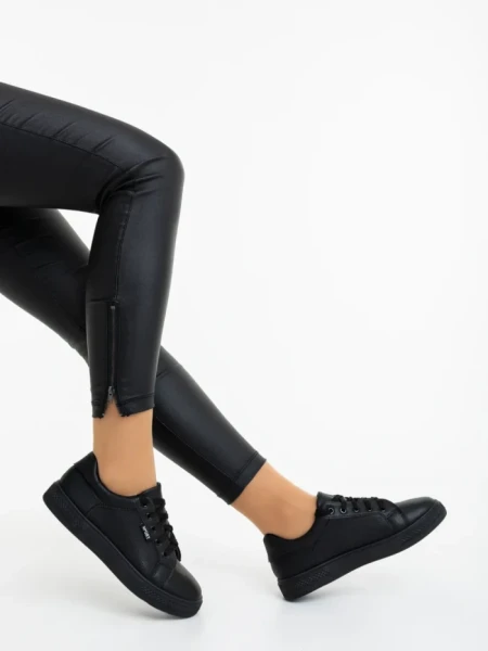 Дамски спортни обувки черни от екологична кожа Nimira