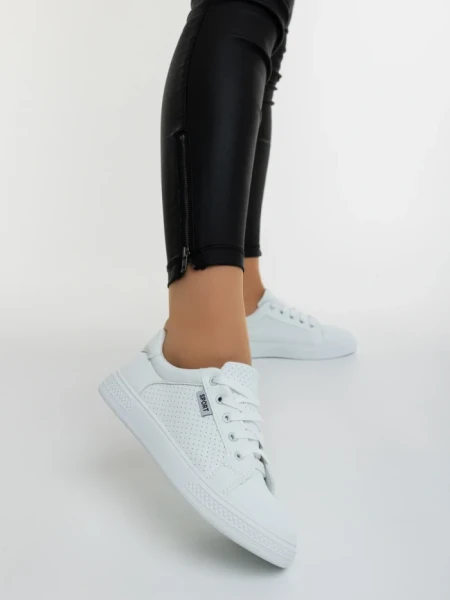 Дамски спортни обувки бели от екологична кожа Nimira