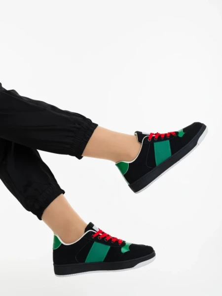 Дамски спортни обувки черни от текстилен материал Areka