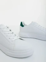 Мъжки спортни обувки бели със зелено от екологична кожа Karcen