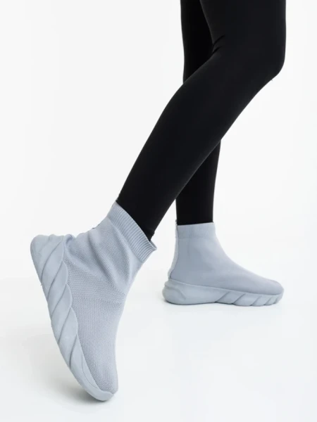 Дамски спортни обувки сиви от текстилен материал Razara