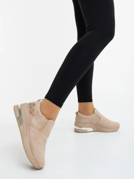 Дамски спортни обувки бежови от текстилен материал Zaruka