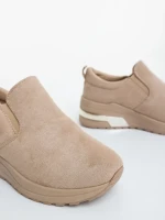 Дамски спортни обувки бежови от текстилен материал Zaruka