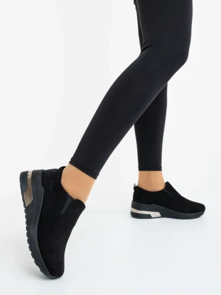 Дамски спортни обувки черни от текстилен материал Zaruka