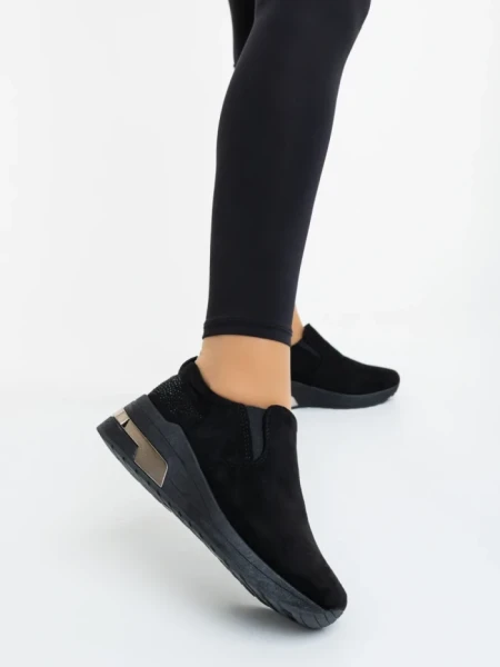 Дамски спортни обувки черни от текстилен материал Zaruka