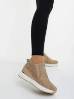 Дамски спортни обувки бежови от текстилен материал Lovara