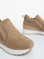 Дамски спортни обувки бежови от текстилен материал Lovara